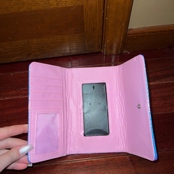 ✨SOLD✨Metallic Colorful Wallet - Picture 4 of 4